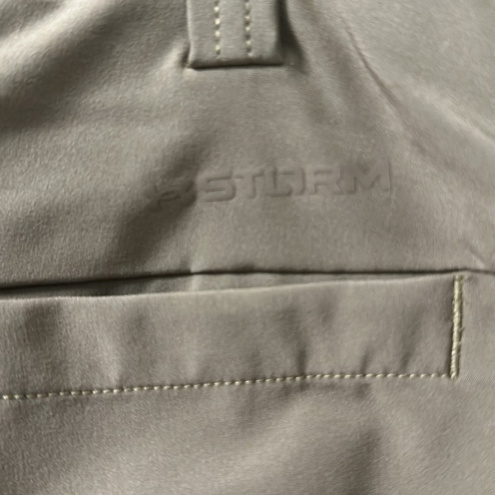 EUC! Under Armour Performance Men's Dark Khaki Pants size 34x32. No flaws! - Picture 7 of 8